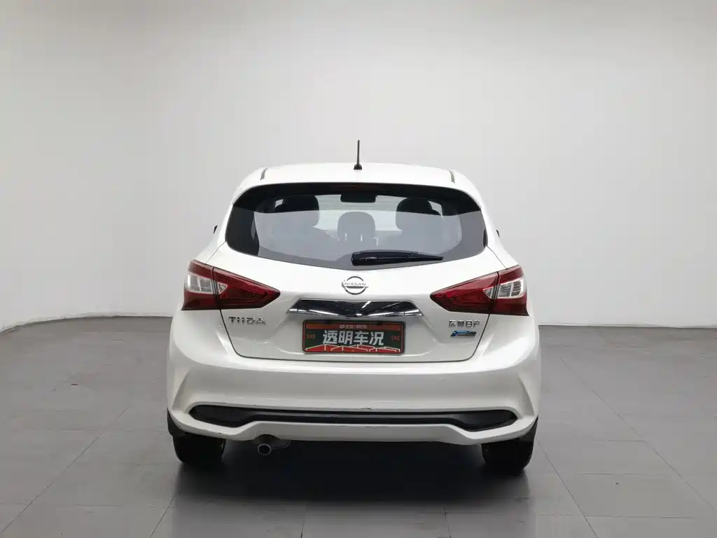 Nissan Tiida — миниатюра 4