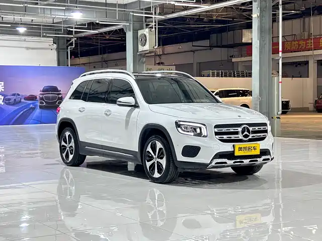MERCEDES-BENZ GLB