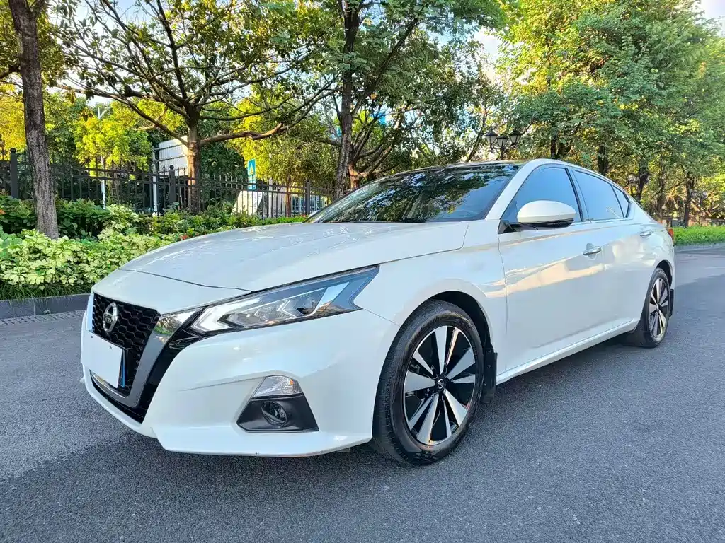 Купить Nissan Teana