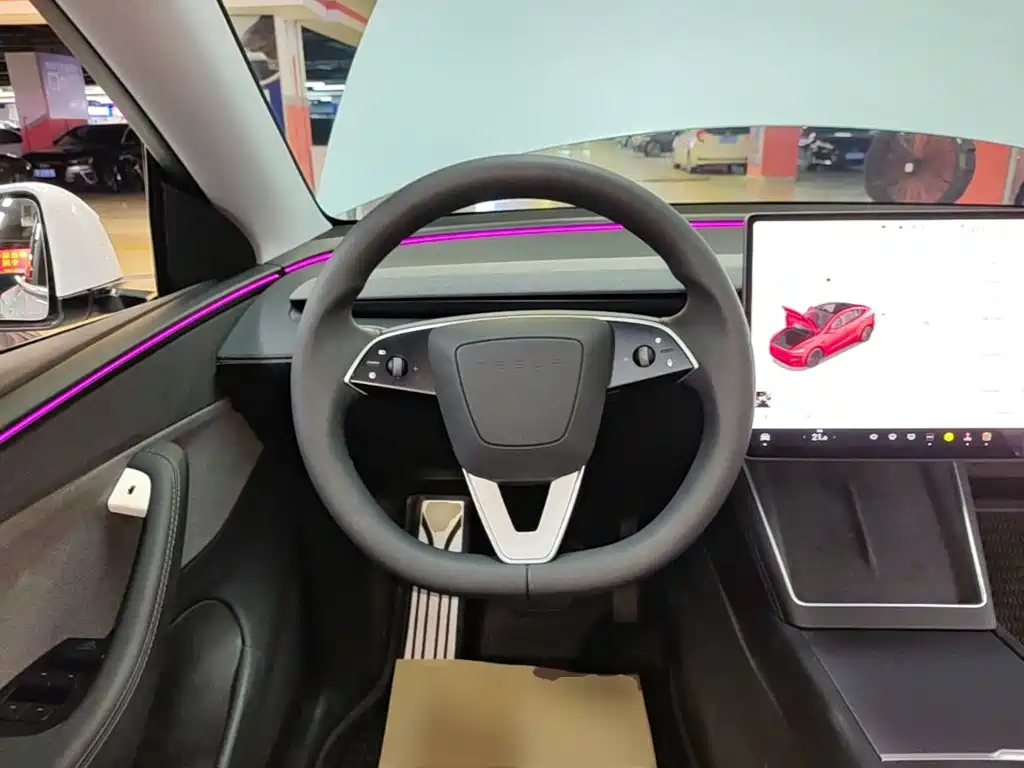 Tesla Model Y — миниатюра 11