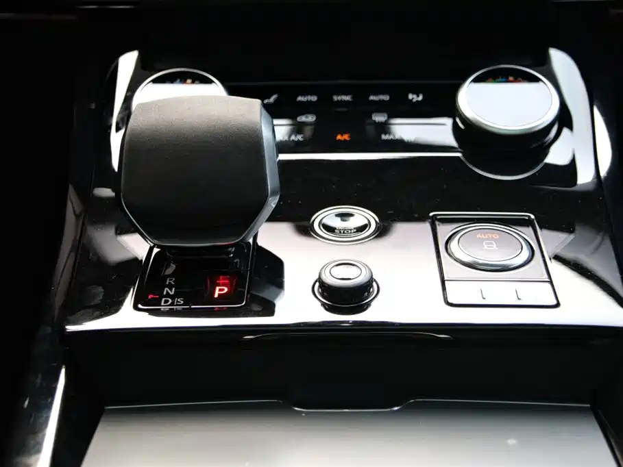 Land Rover Range Rover Sport 2023 — фото 21