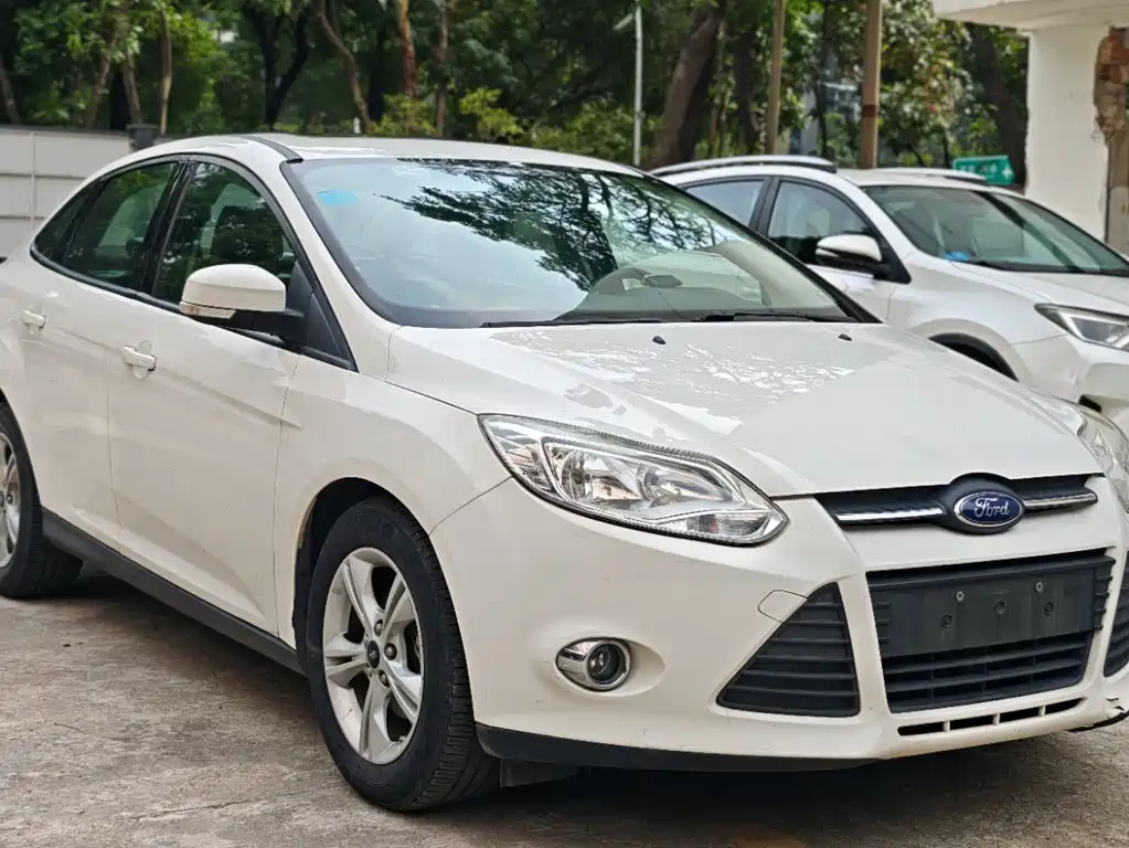 Ford Focus 2012 1.6L AT