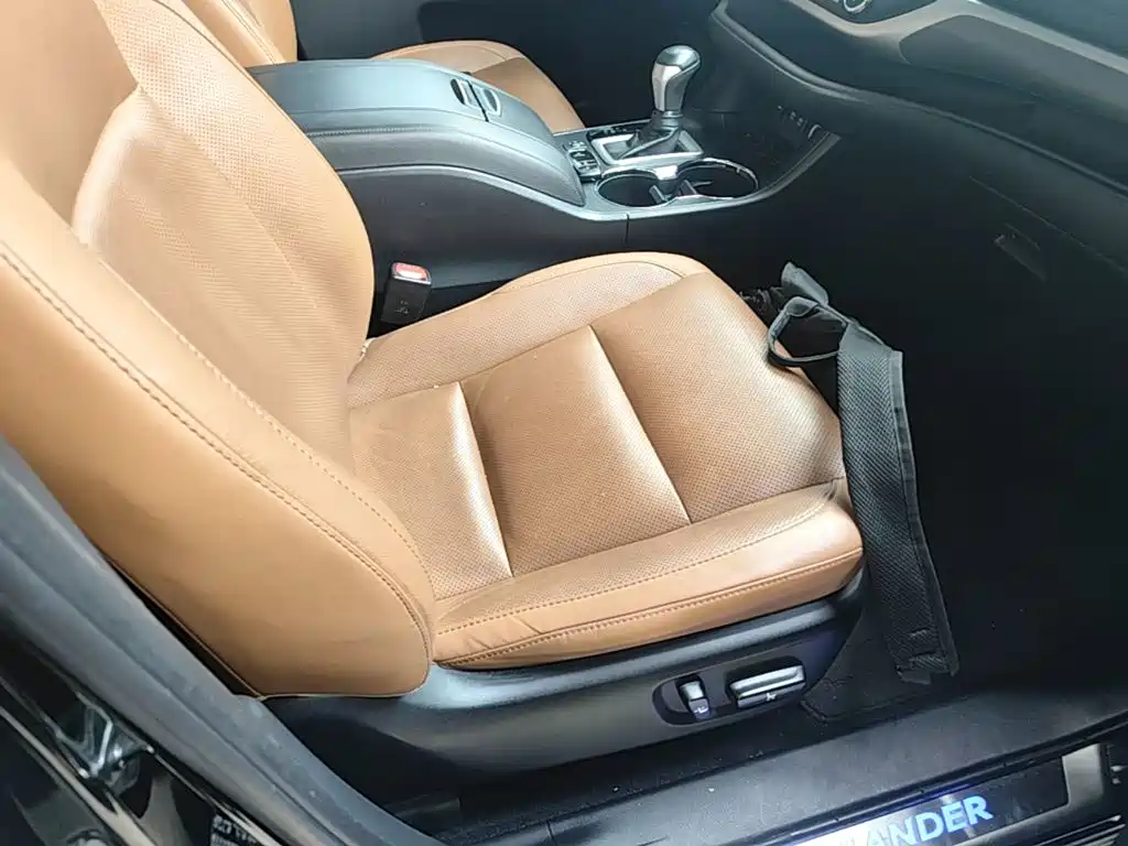 Toyota Highlander — миниатюра 25