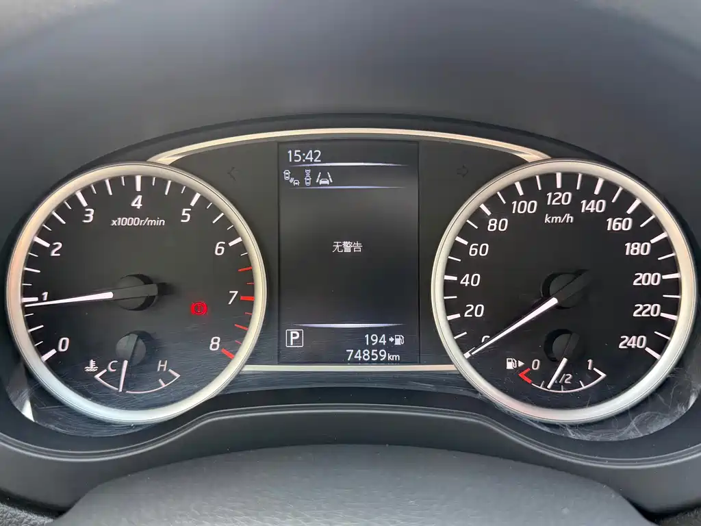 Nissan Tiida — миниатюра 11