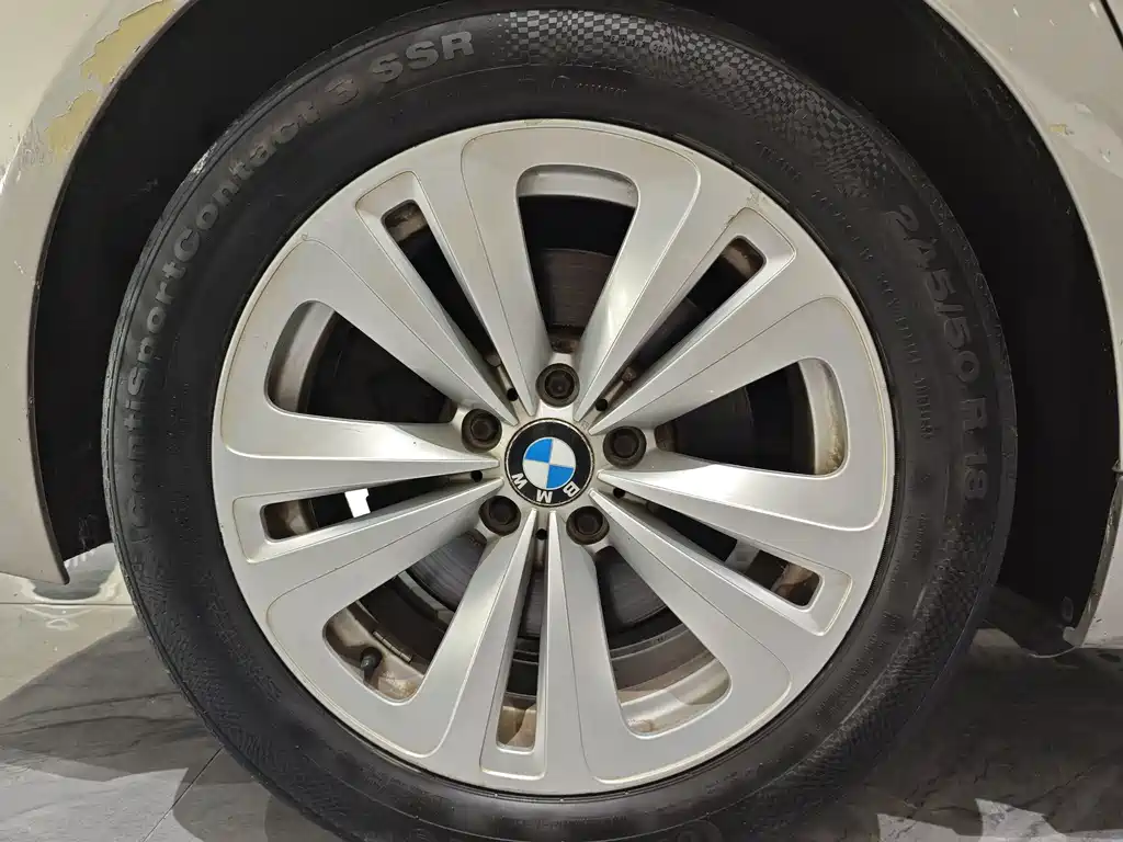 BMW 7 Series — миниатюра 11