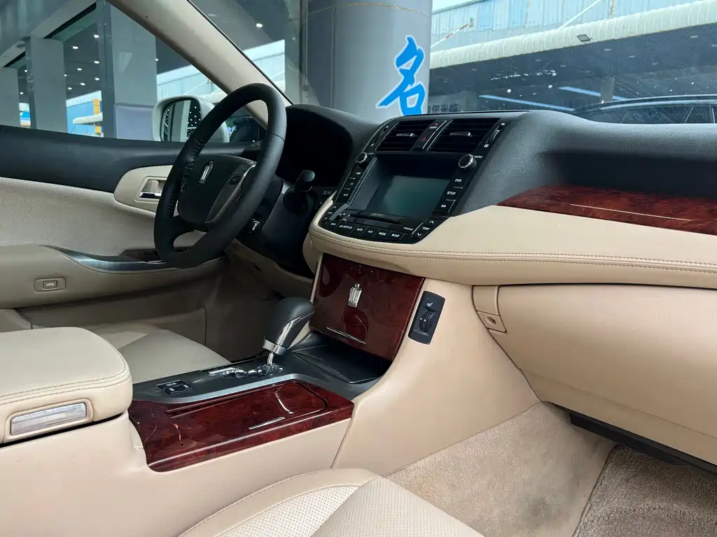 Toyota Crown — миниатюра 11