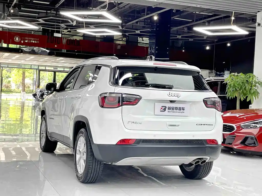 Jeep Compass — миниатюра 11