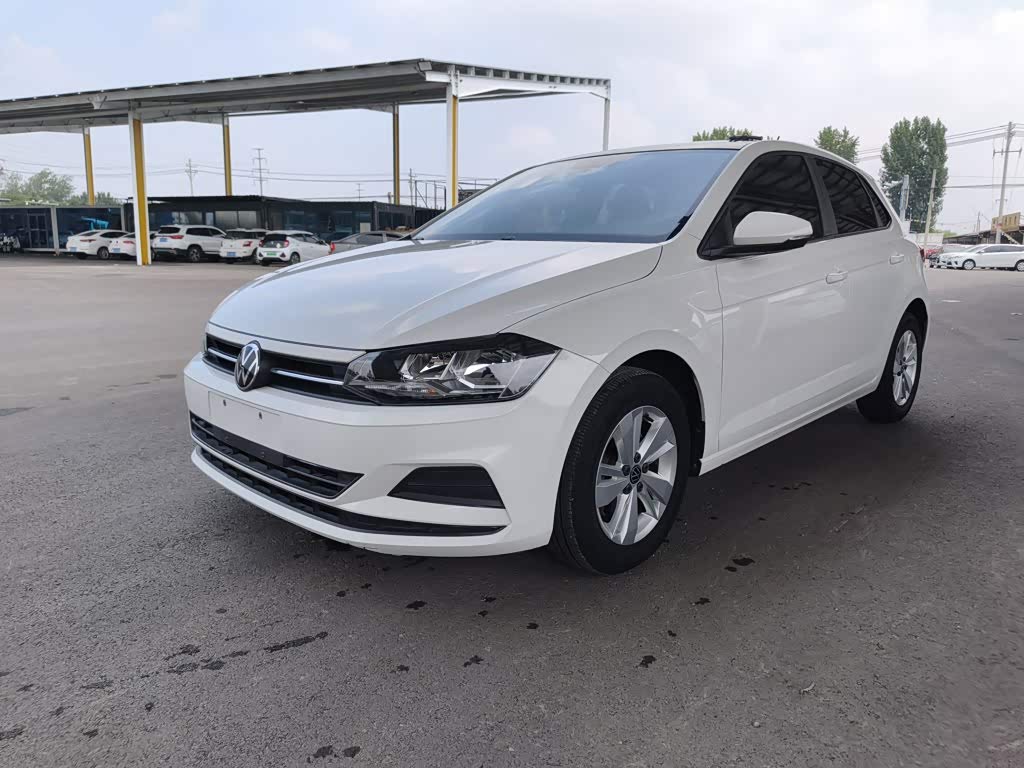 Volkswagen Polo 1.5 л 2021 г. Белый, пробег 28500 км