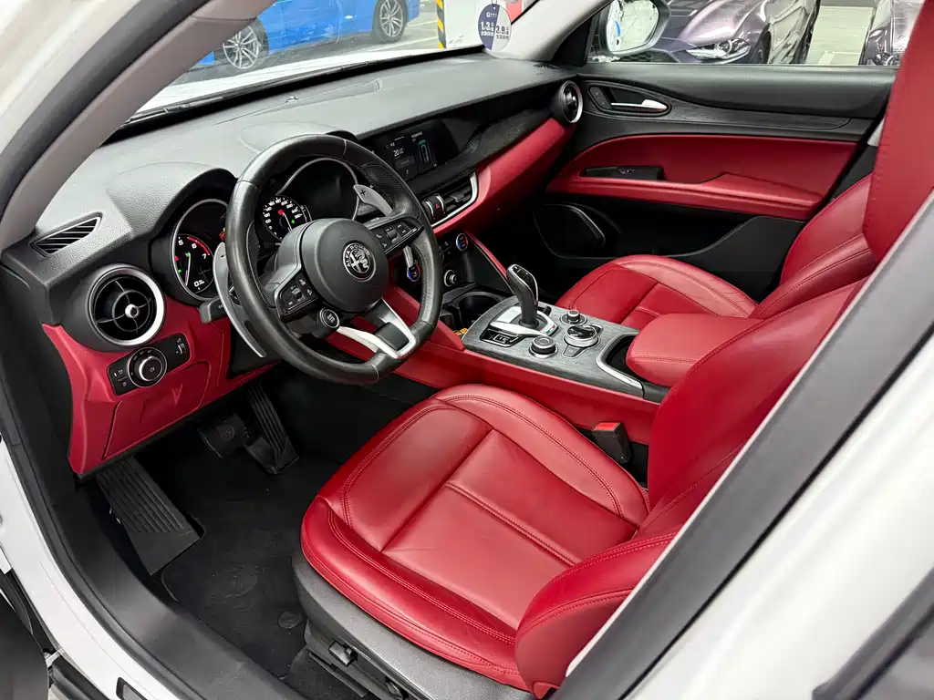 Alfa Romeo Stelvio — миниатюра 5