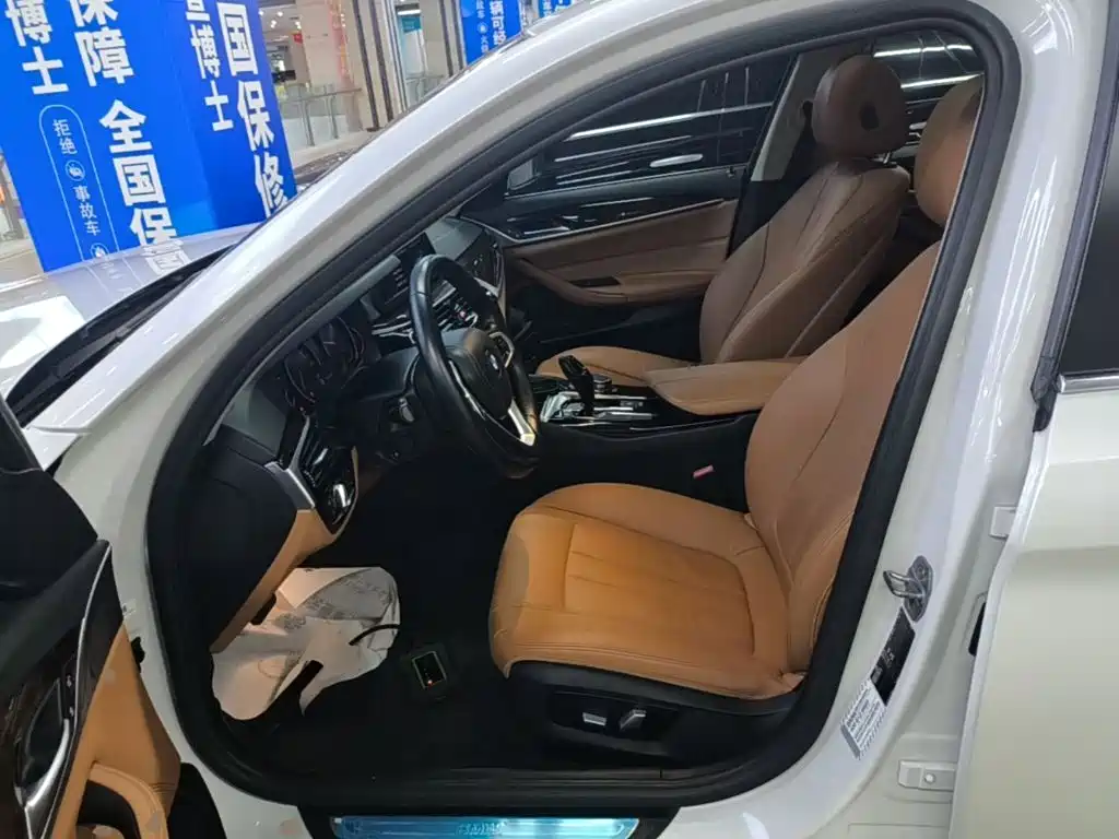 BMW 5 Series — миниатюра 15