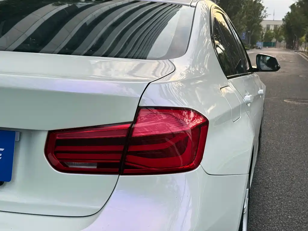 BMW 3 Series — миниатюра 17