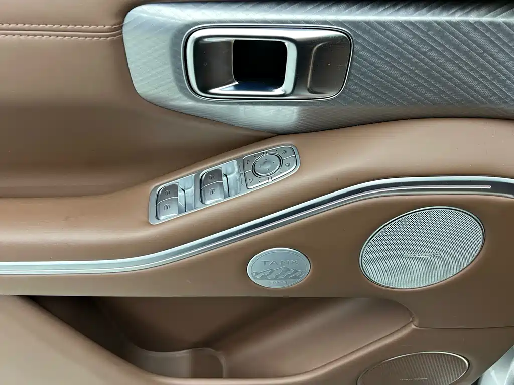 TANK TANK 700 NEW ENERGY