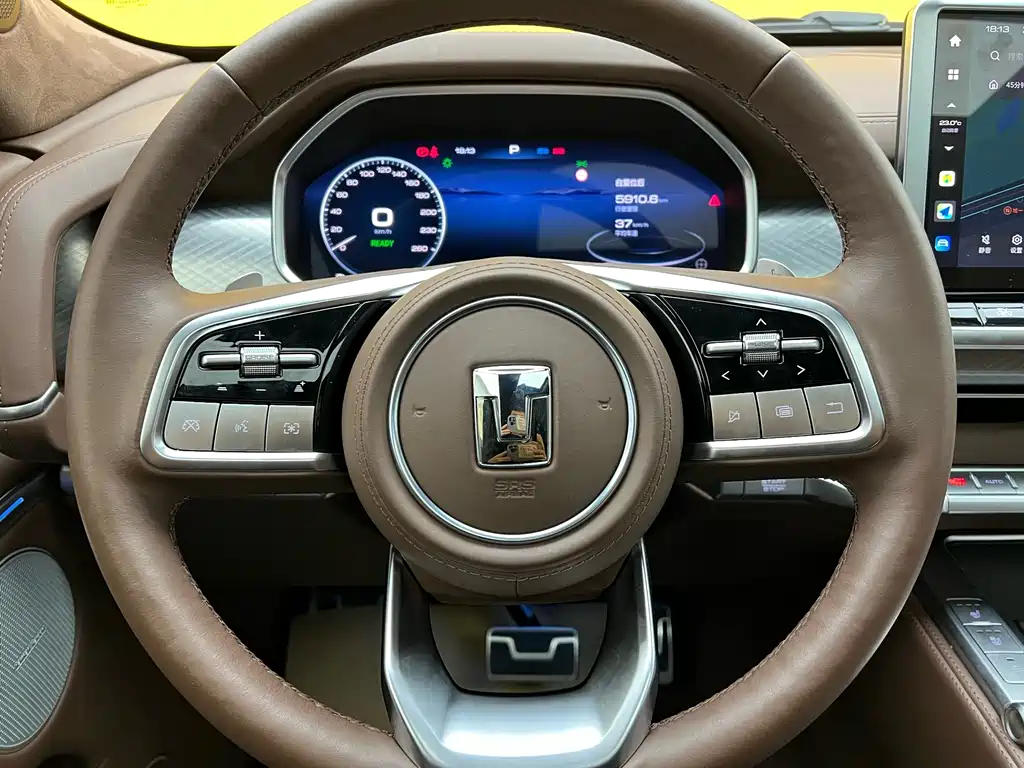 TANK TANK 700 NEW ENERGY