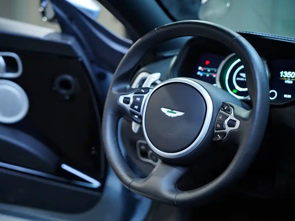 Aston Martin DB11 — миниатюра 38