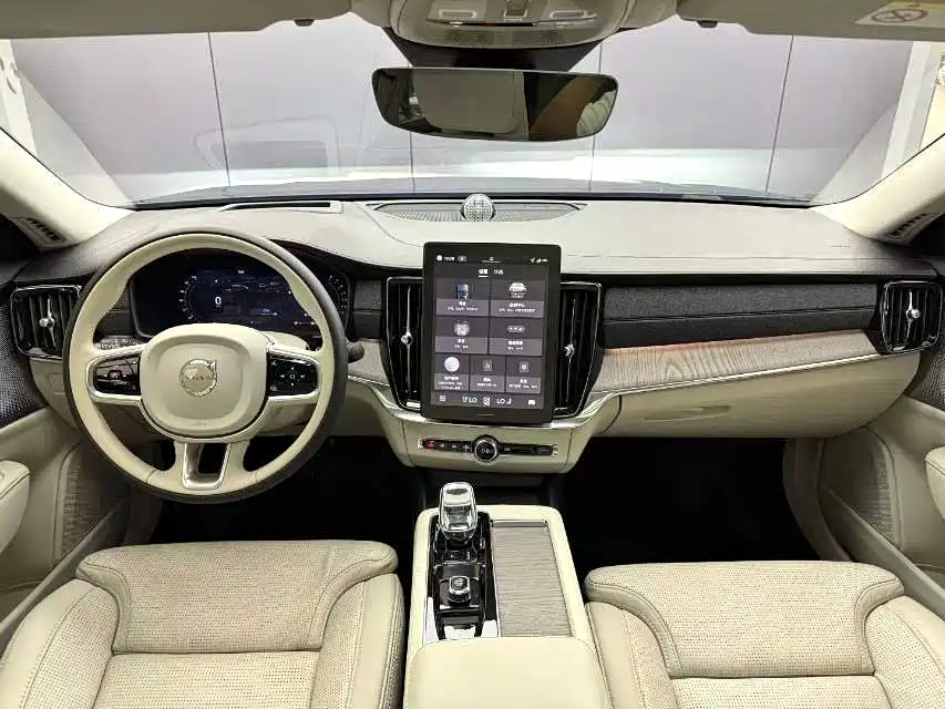 Volvo S90 — миниатюра 5