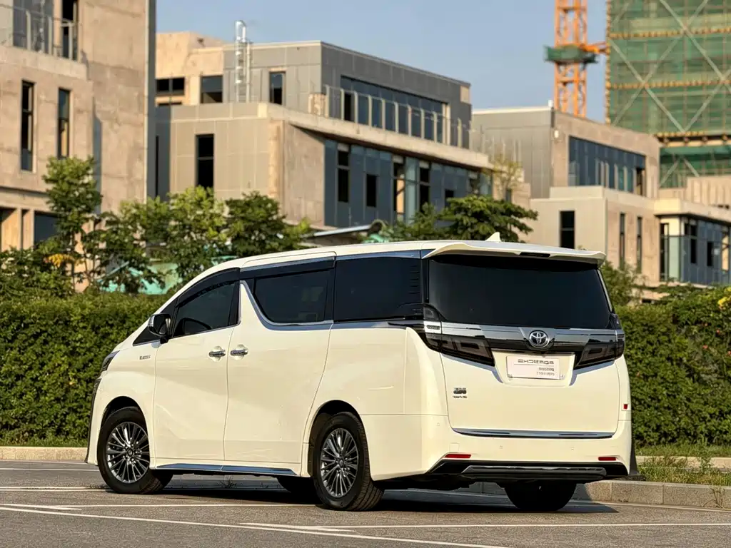 Toyota Vellfire — миниатюра 6