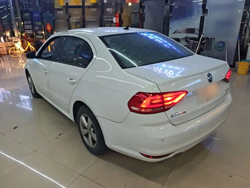 Volkswagen Lavida — миниатюра 5