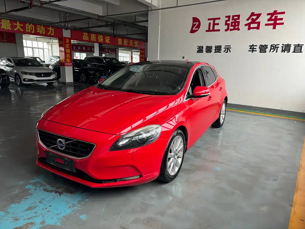 Купить Volvo V40