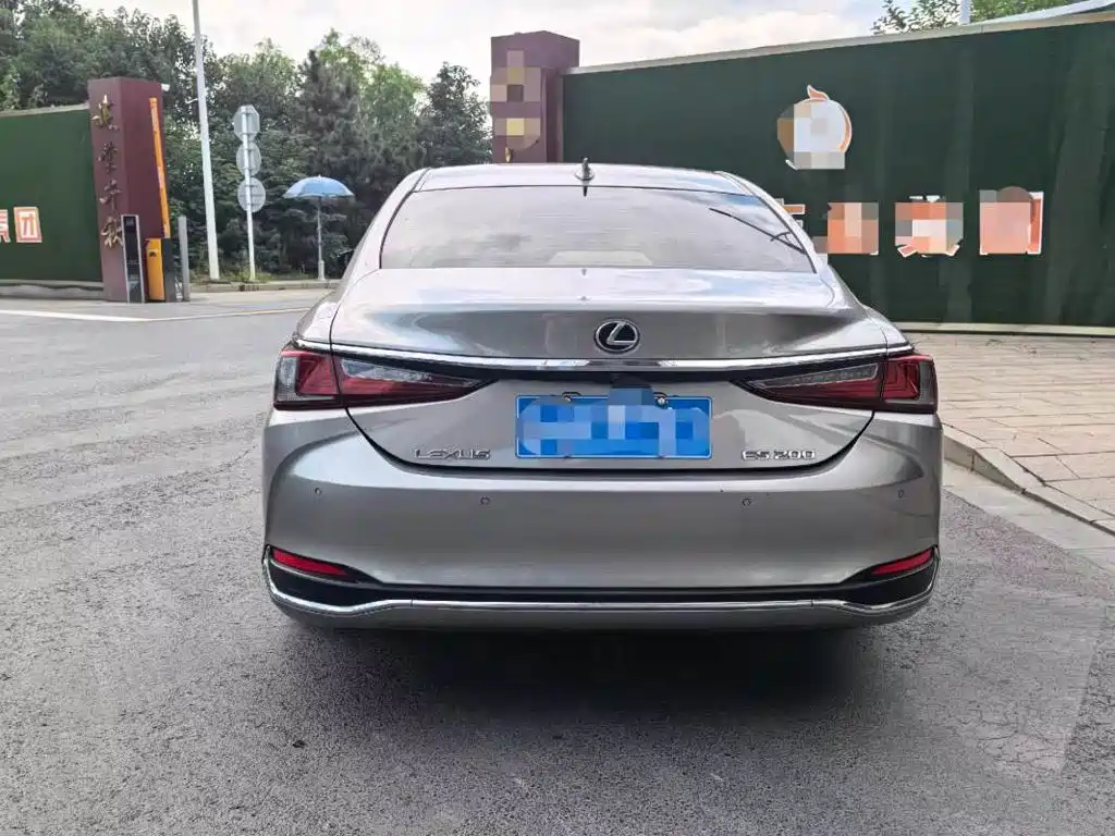 Lexus ES — миниатюра 4