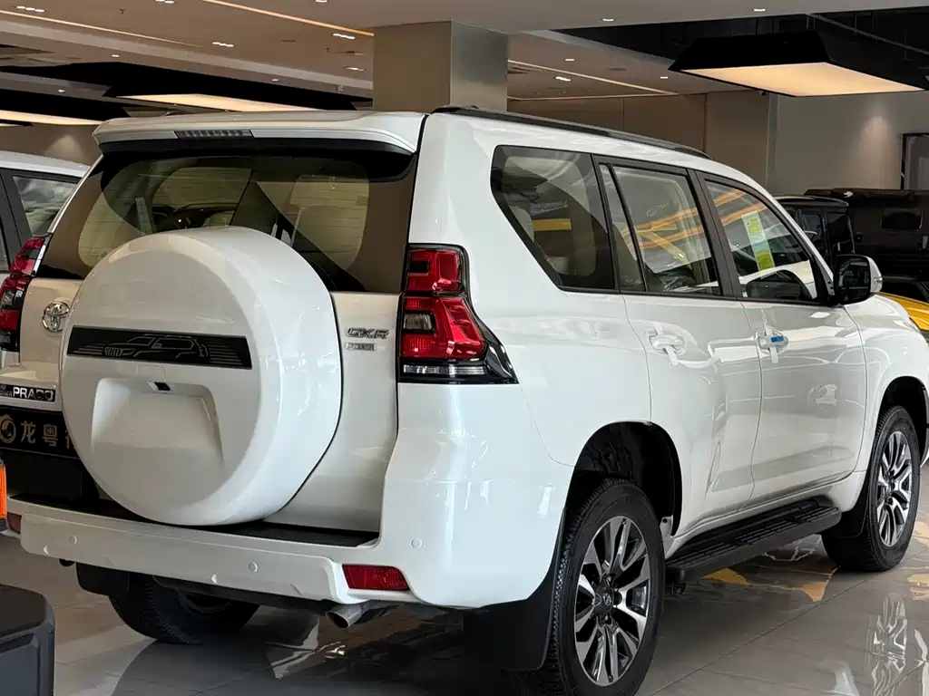 Toyota Land Cruiser Prado 2023 4.0L GXR
