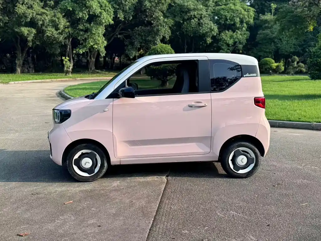 Wuling MINIEV — миниатюра 4