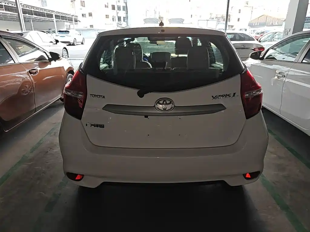 Toyota Yaris L — миниатюра 6