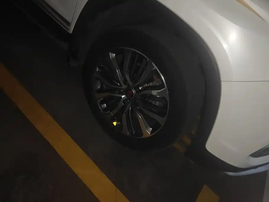 Roewe RX8 — миниатюра 6