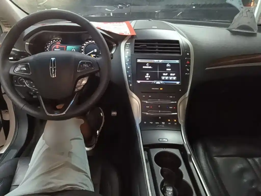 Lincoln MKZ — миниатюра 10