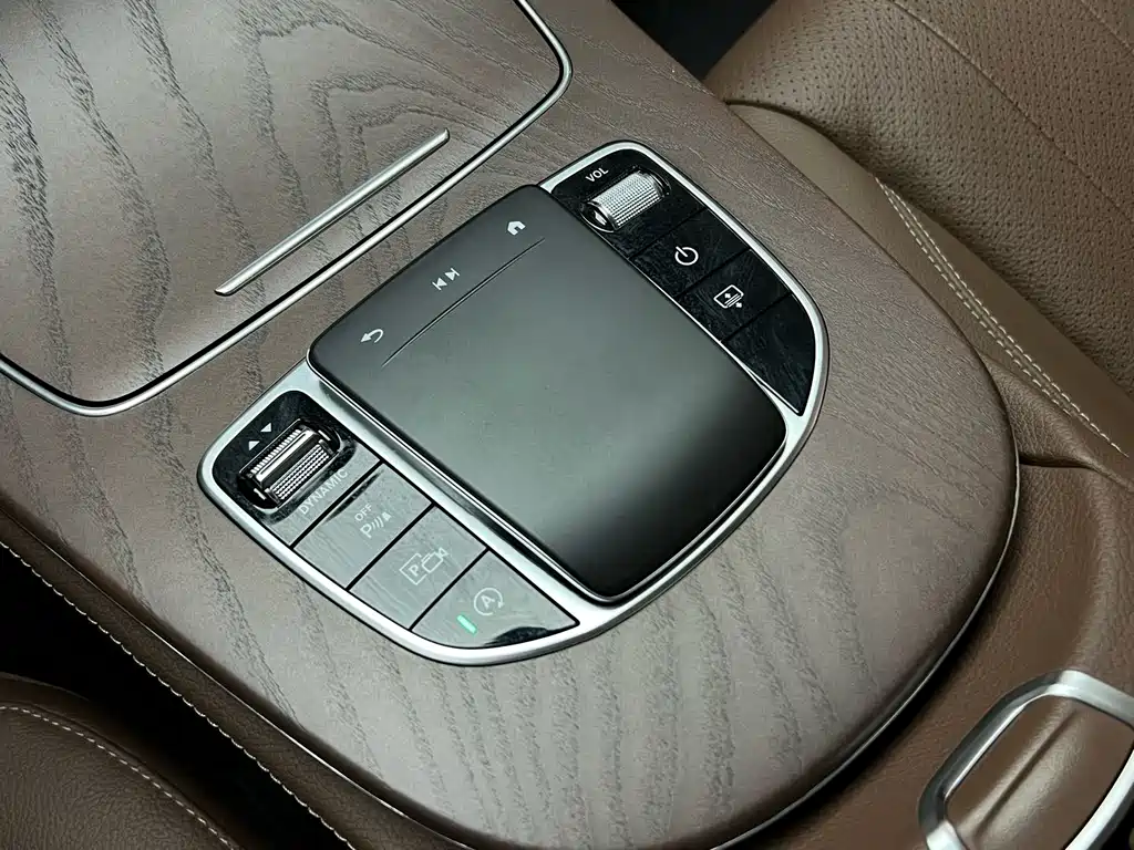 Mercedes-Benz E-Class — миниатюра 15