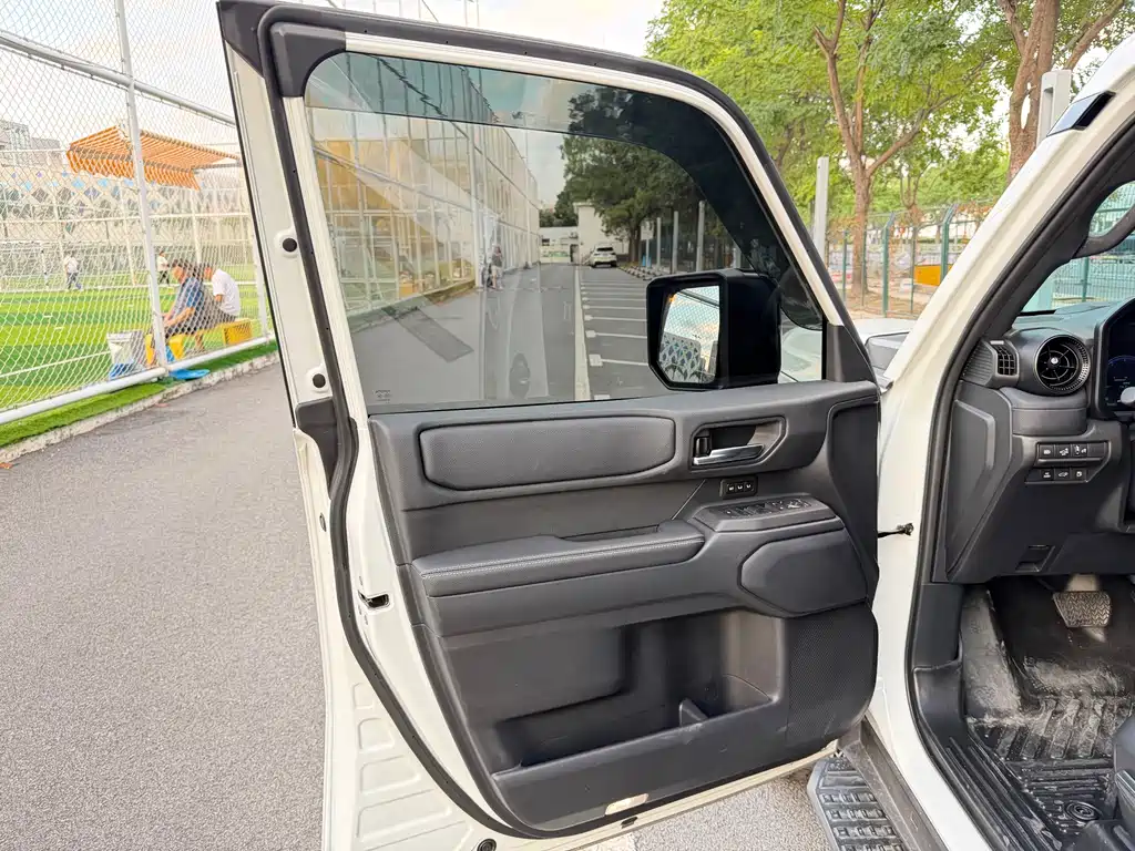 Toyota Prado — миниатюра 10