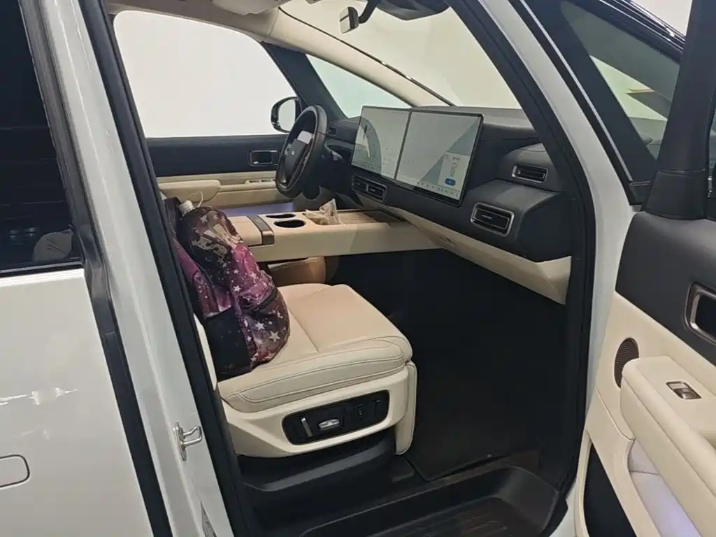 Li Auto Li MEGA — миниатюра 25