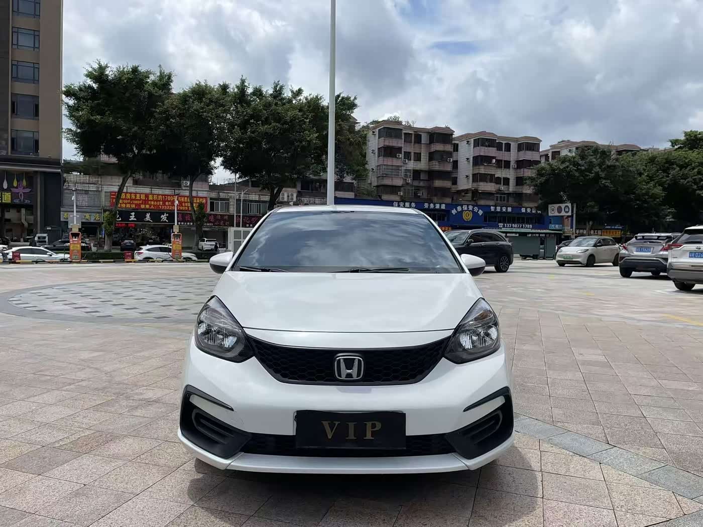 Honda Fit 1.5 л 2023 г. Белый, пробег 34000 км