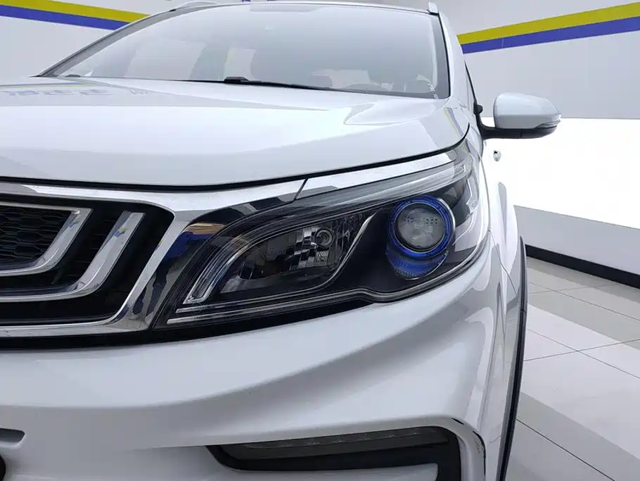 Geely Vision X3 — миниатюра 5