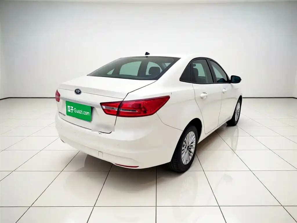 Ford Escort 2015 1.5L AT Comfort