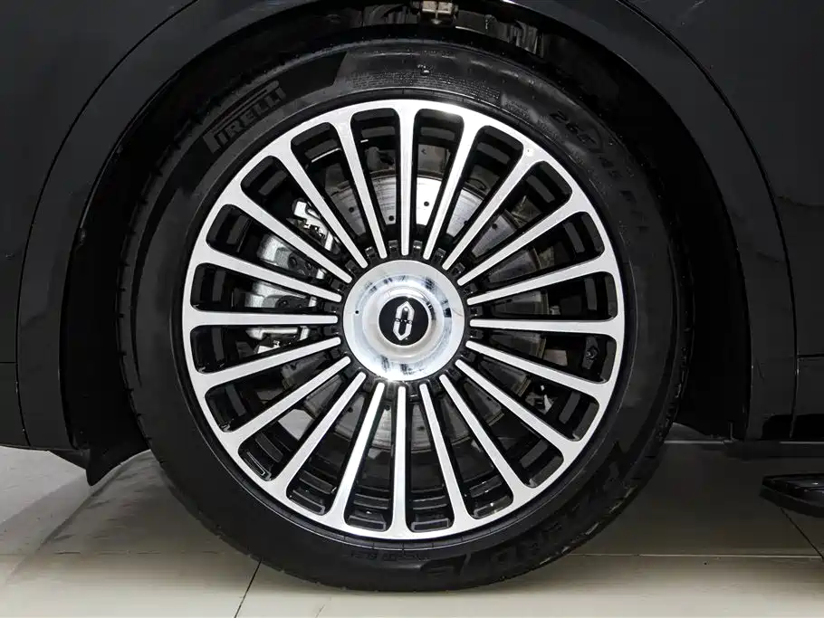Aito M8 2025 Ultra 53.4kWh 5 мест (192 )