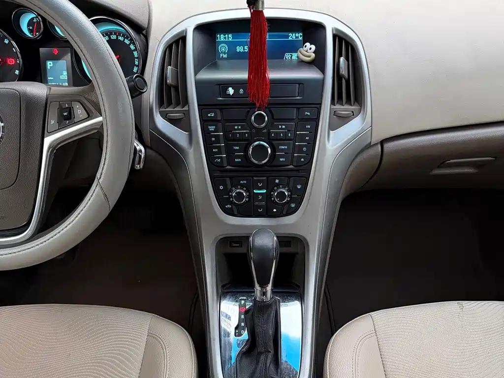 Buick Excelle — миниатюра 27