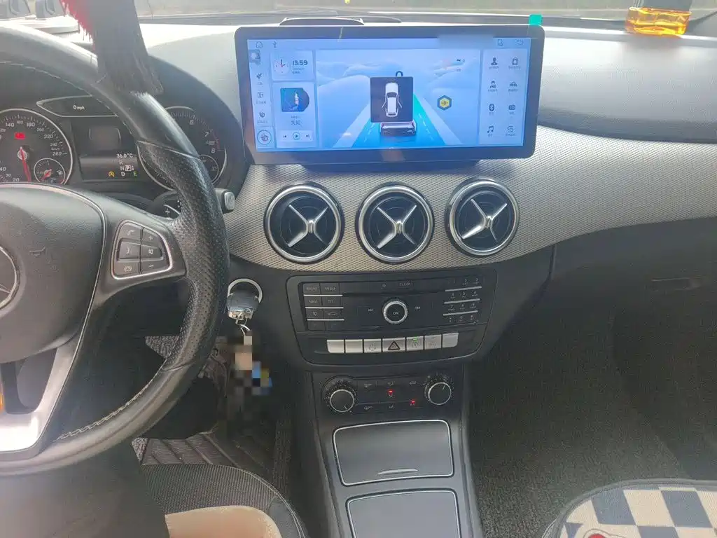 Mercedes-Benz B-Class — миниатюра 6