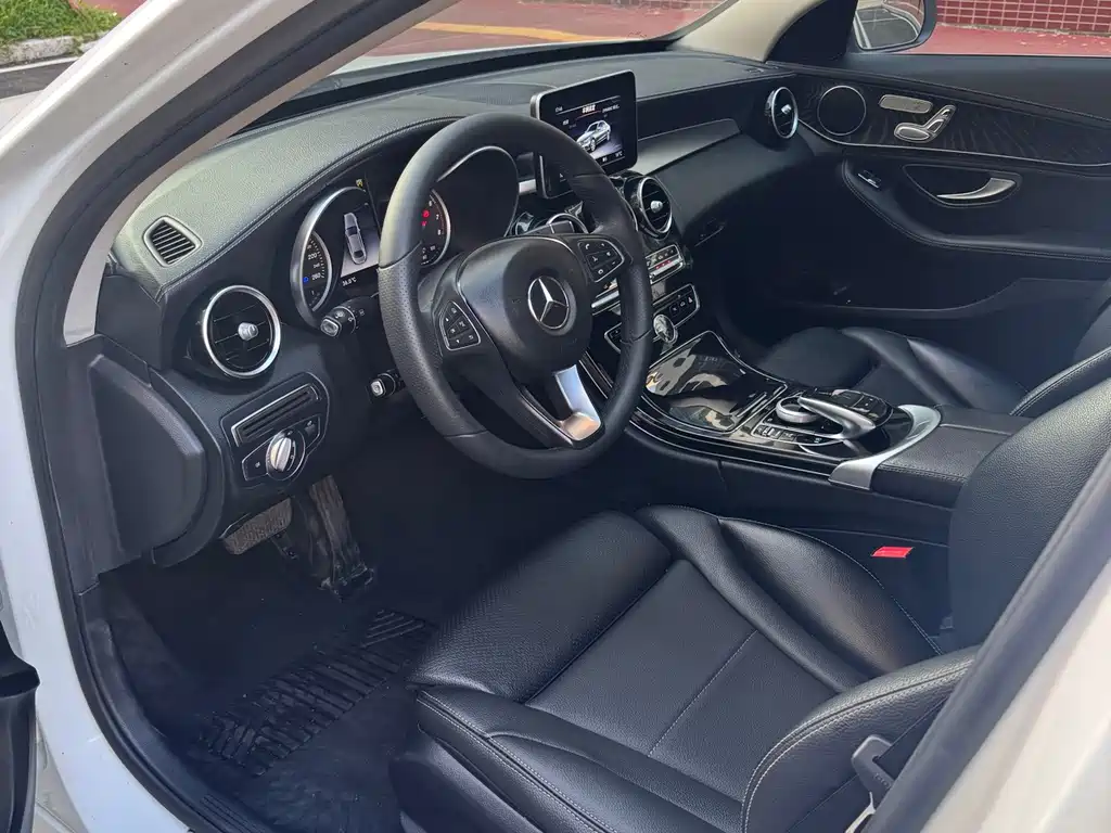 Mercedes-Benz C-Class — миниатюра 9