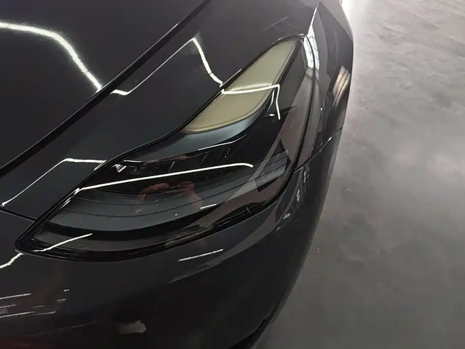 Tesla Model Y — миниатюра 5