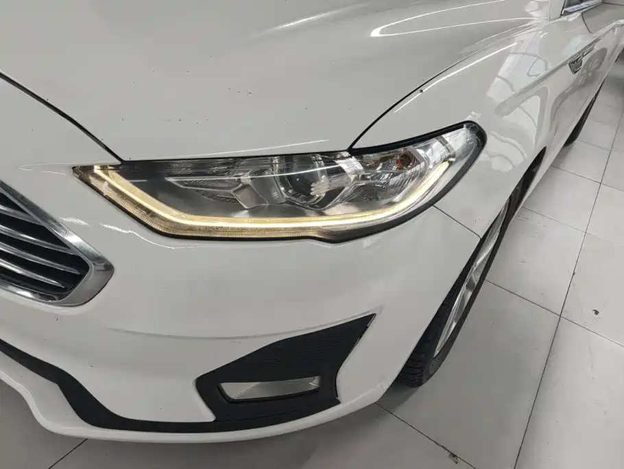 Ford Mondeo — миниатюра 5