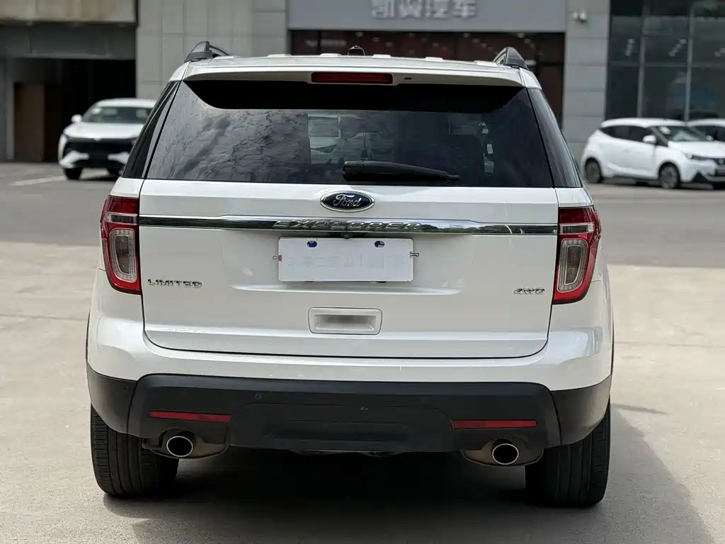 Ford Explorer (Import) — миниатюра 9