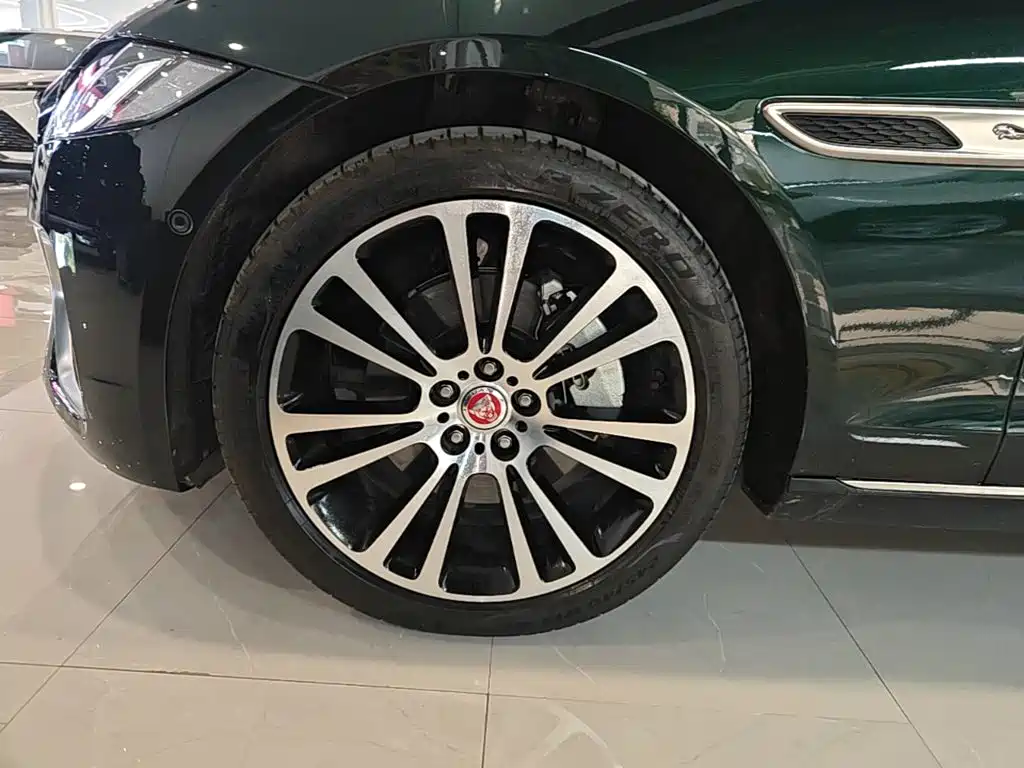 Jaguar XFL — миниатюра 23