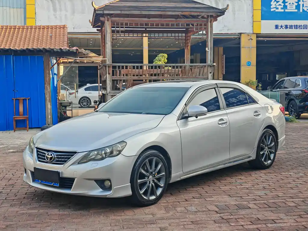 Toyota Reiz 2013