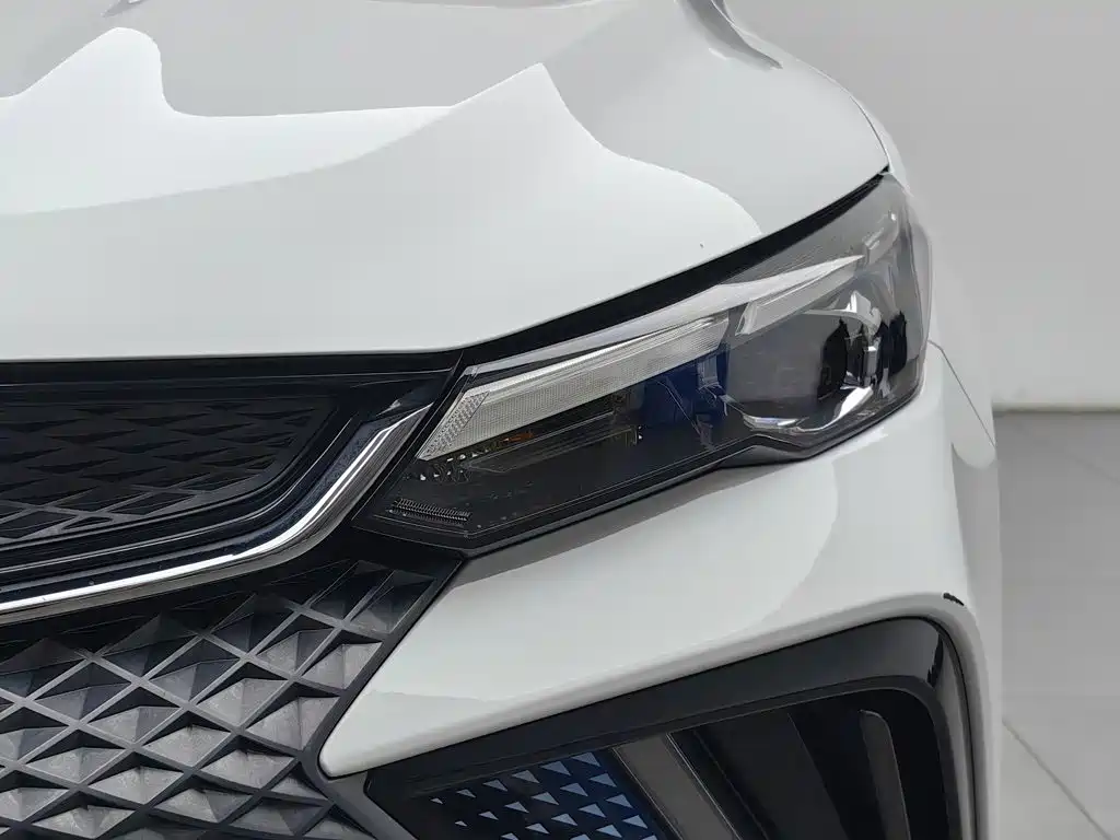 Geely L HiP — миниатюра 7