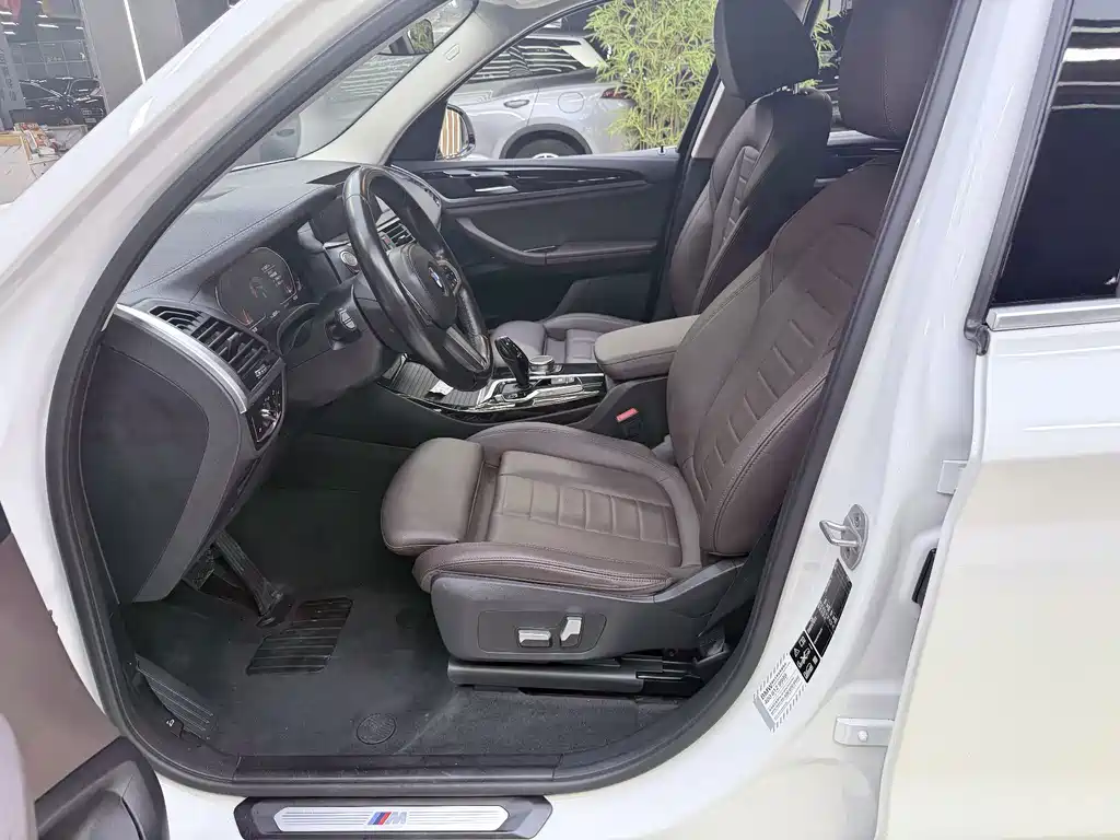 BMW X3 — миниатюра 8