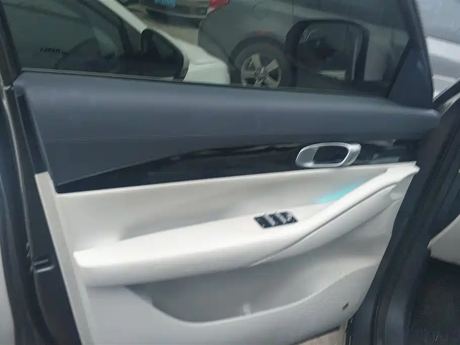 GEELY GALAXY GALAXY E5