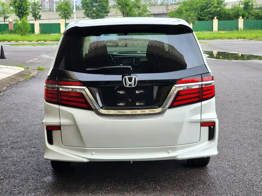 Honda Elysion 2016 2.4L