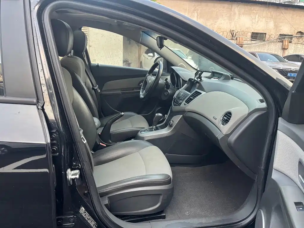 Chevrolet Cruze — миниатюра 19