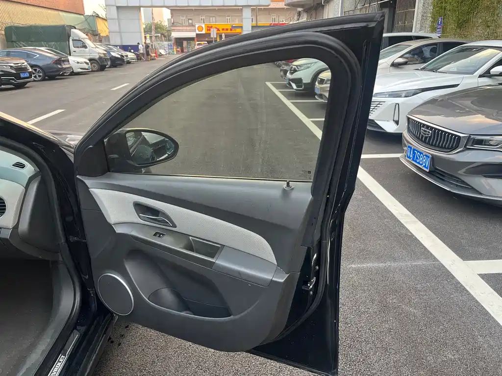 Chevrolet Cruze — миниатюра 20