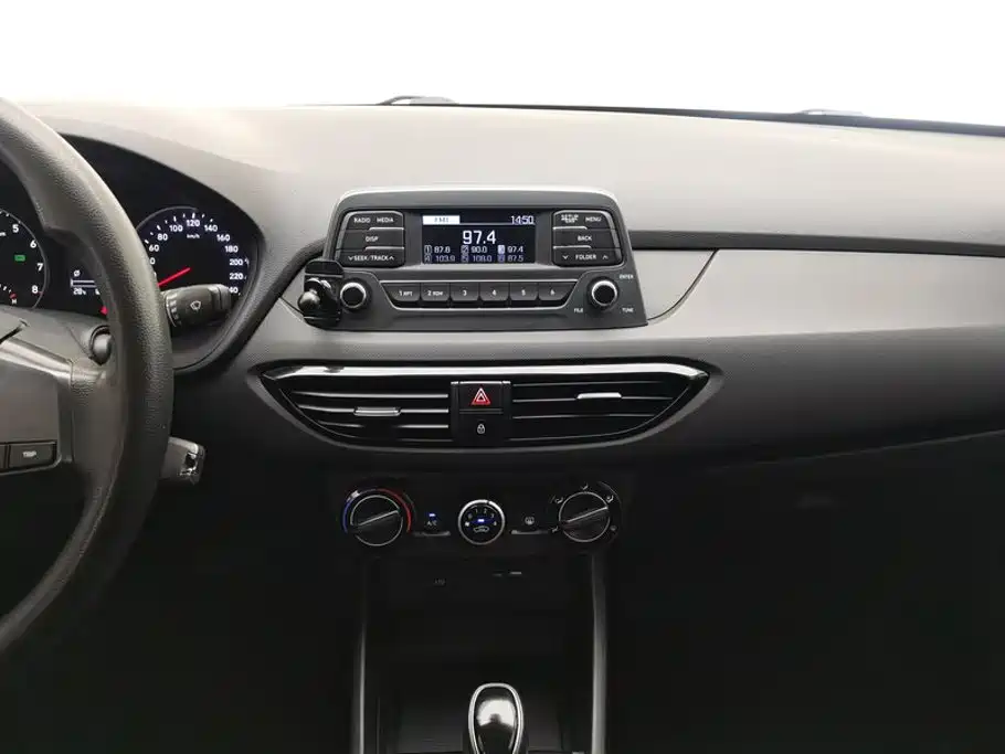 Hyundai Elantra — миниатюра 13